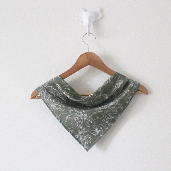 NWT Handmade Floral 18” x 18” Hair Scarf main image 7